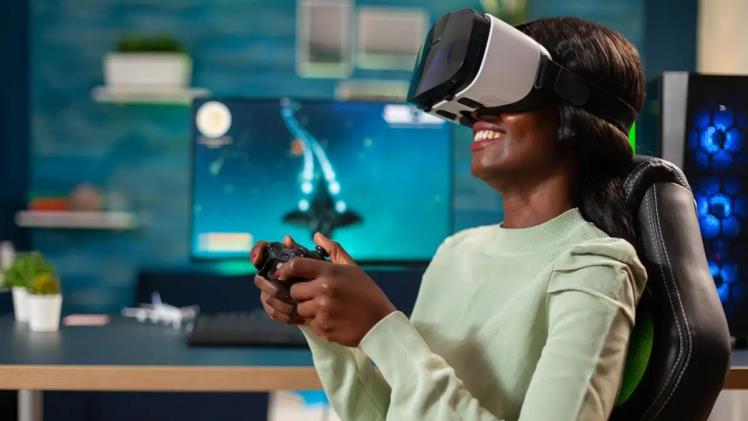 The Evolution of Mobile Gaming: From Pixelated Beginnings to Cloud-Powered Realities